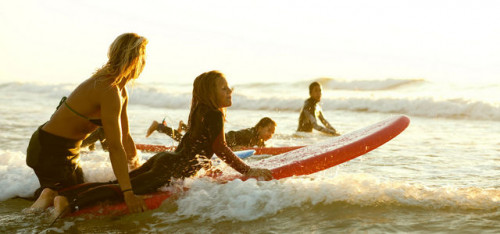 Memmo Baleeira surfing