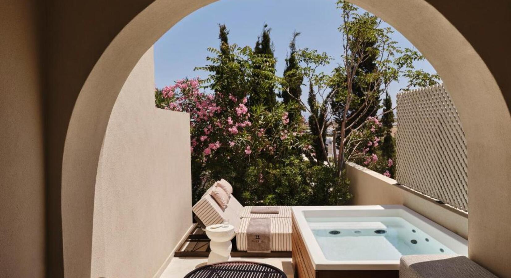 Private hot tub