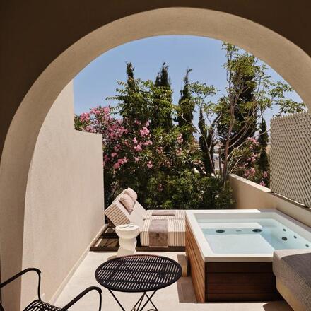 Private hot tub