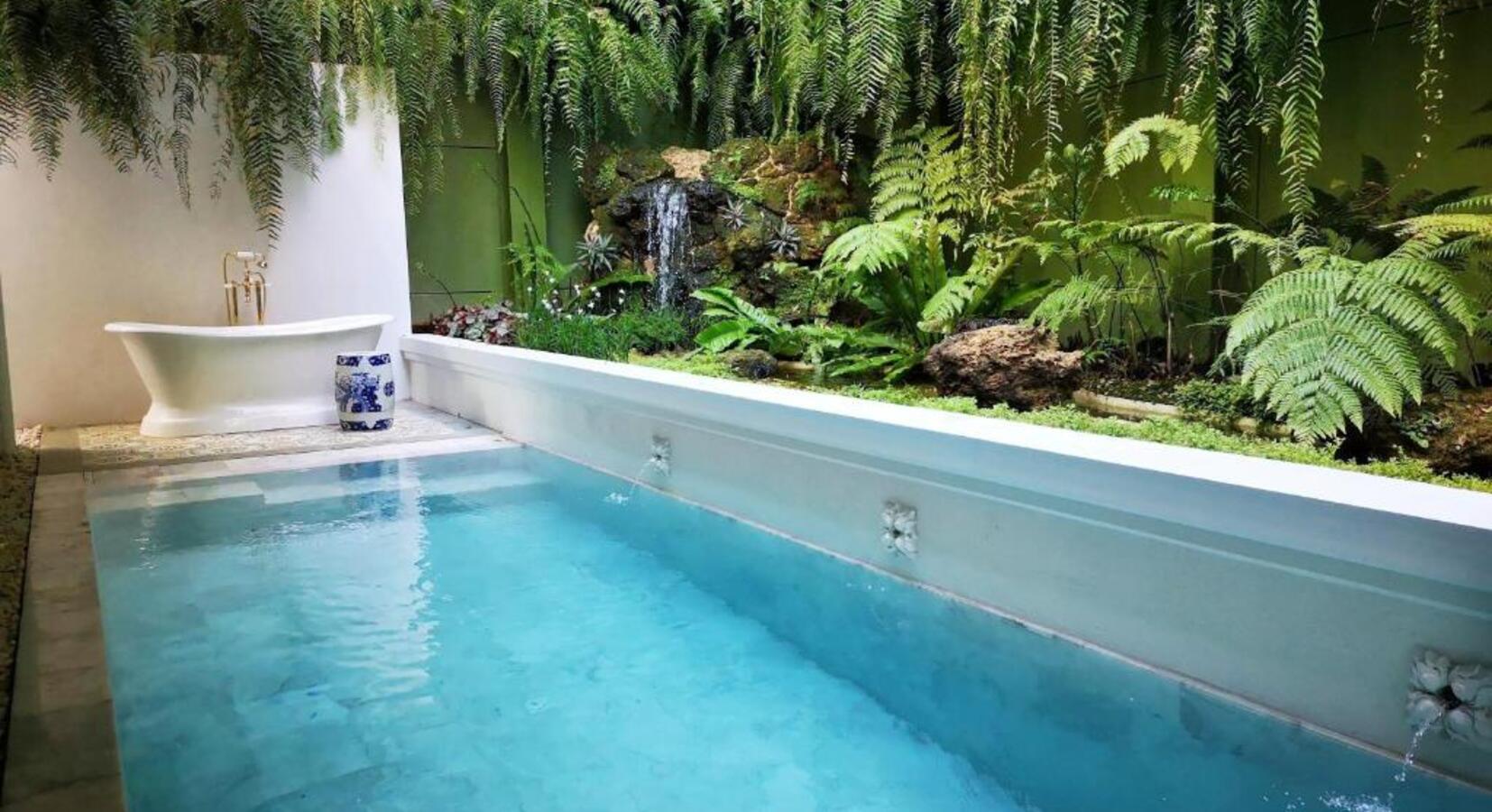 Private pool