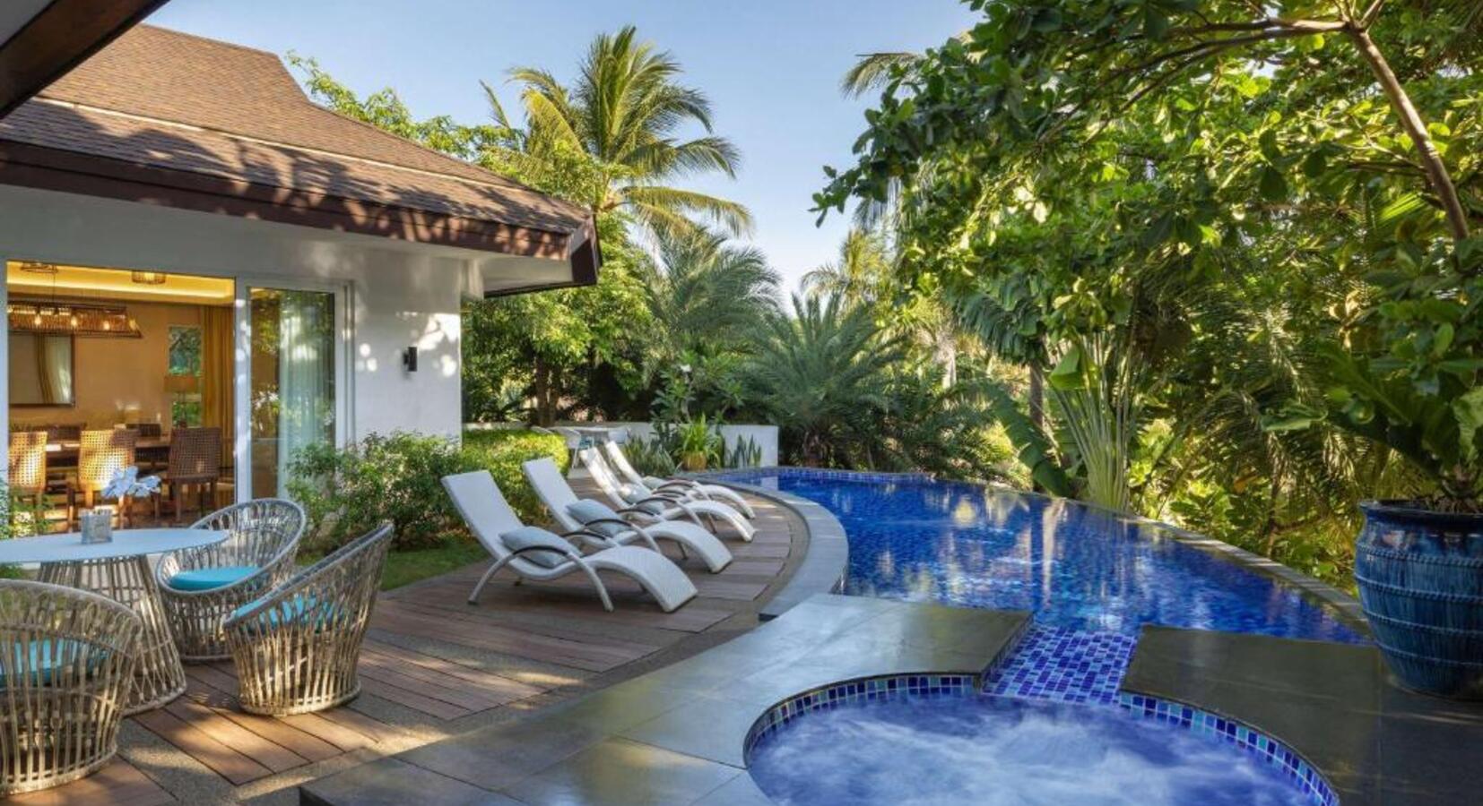 Villa with Pool
