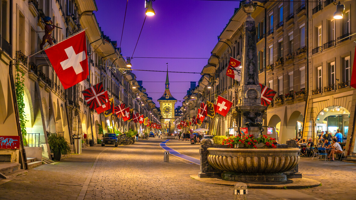 Berna de noche, con 1/11 fuentes