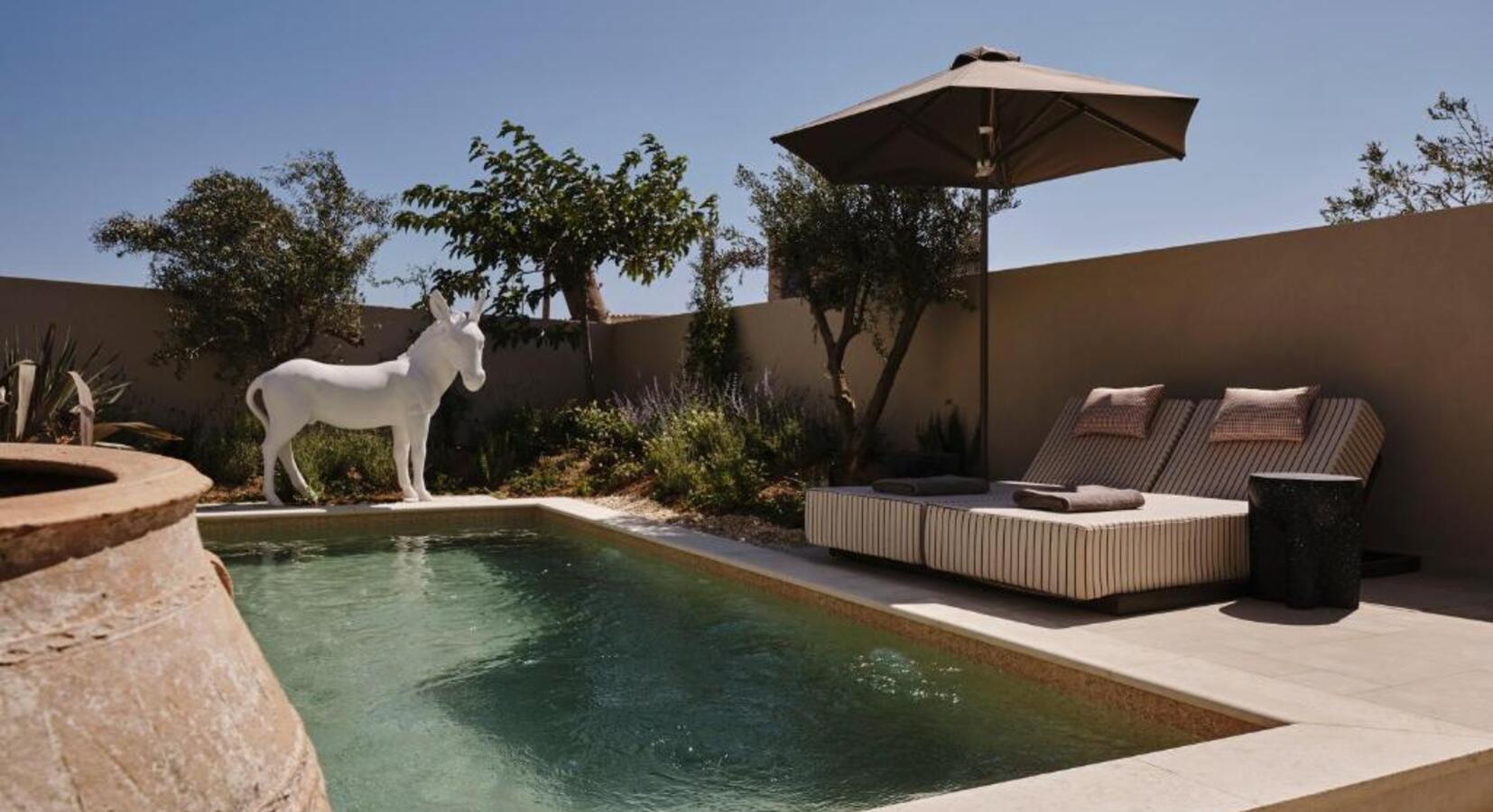 Private pool