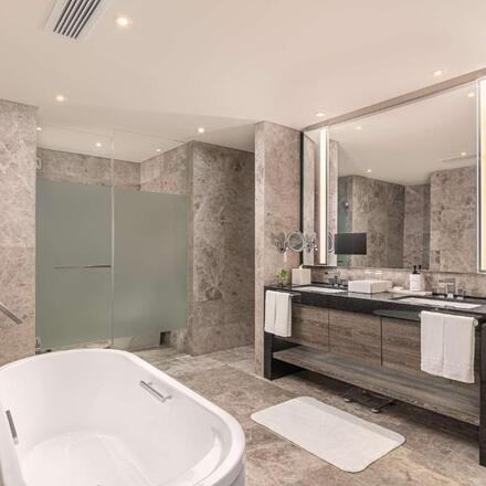 Bathroom with Tub