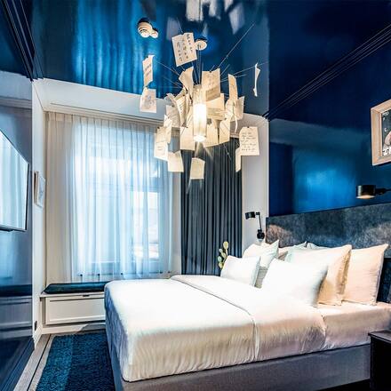 The Highlander Hotel