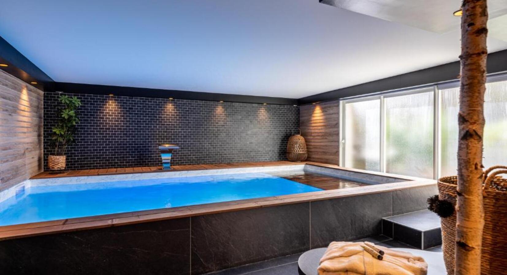 Indoor Pool at the Sap