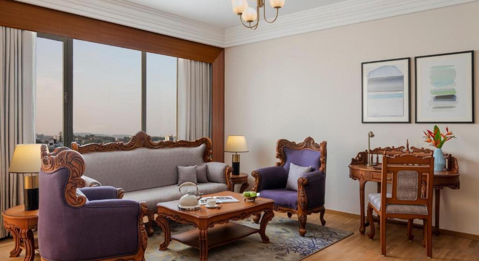 Suite - Sitting Room 