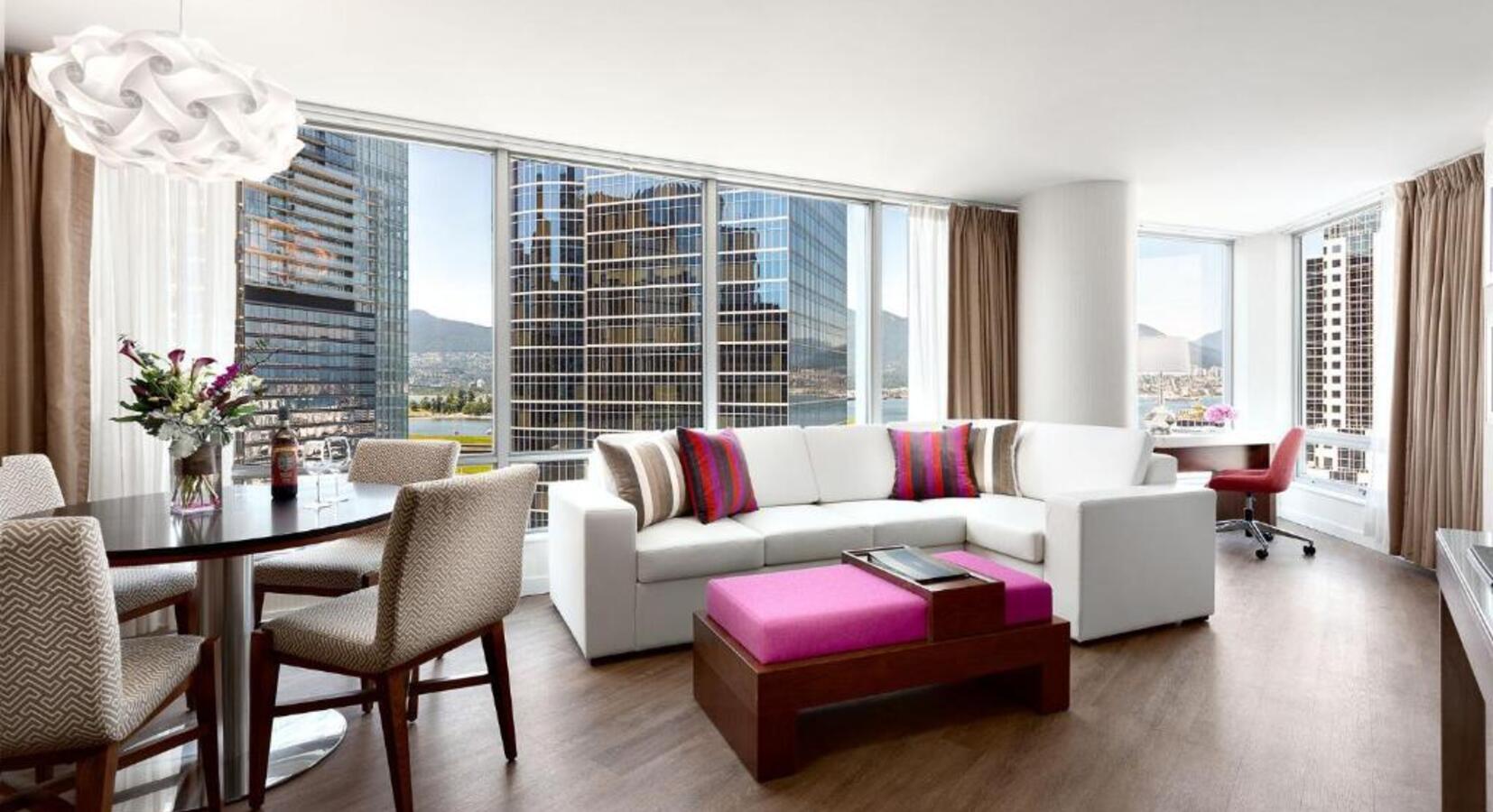 Foto von Auberge Vancouver Hotel