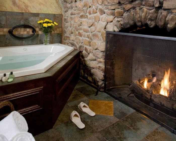 Hilltop Manor Hot Tub And Garden Retreat B B Niagara on the Lake Canada Hilltop Manor, Hot Springs, United States of America. Expert reviews