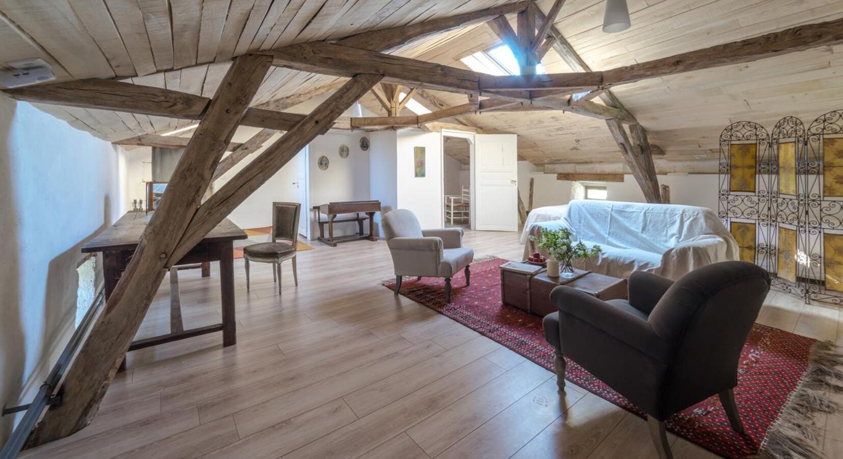 Attic family suite
