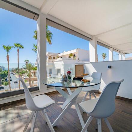 Petit Palace Suites Hotel
