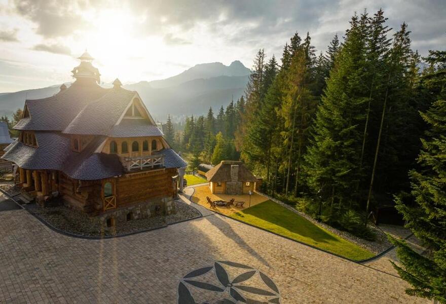 Rich Witch Villa & Spa