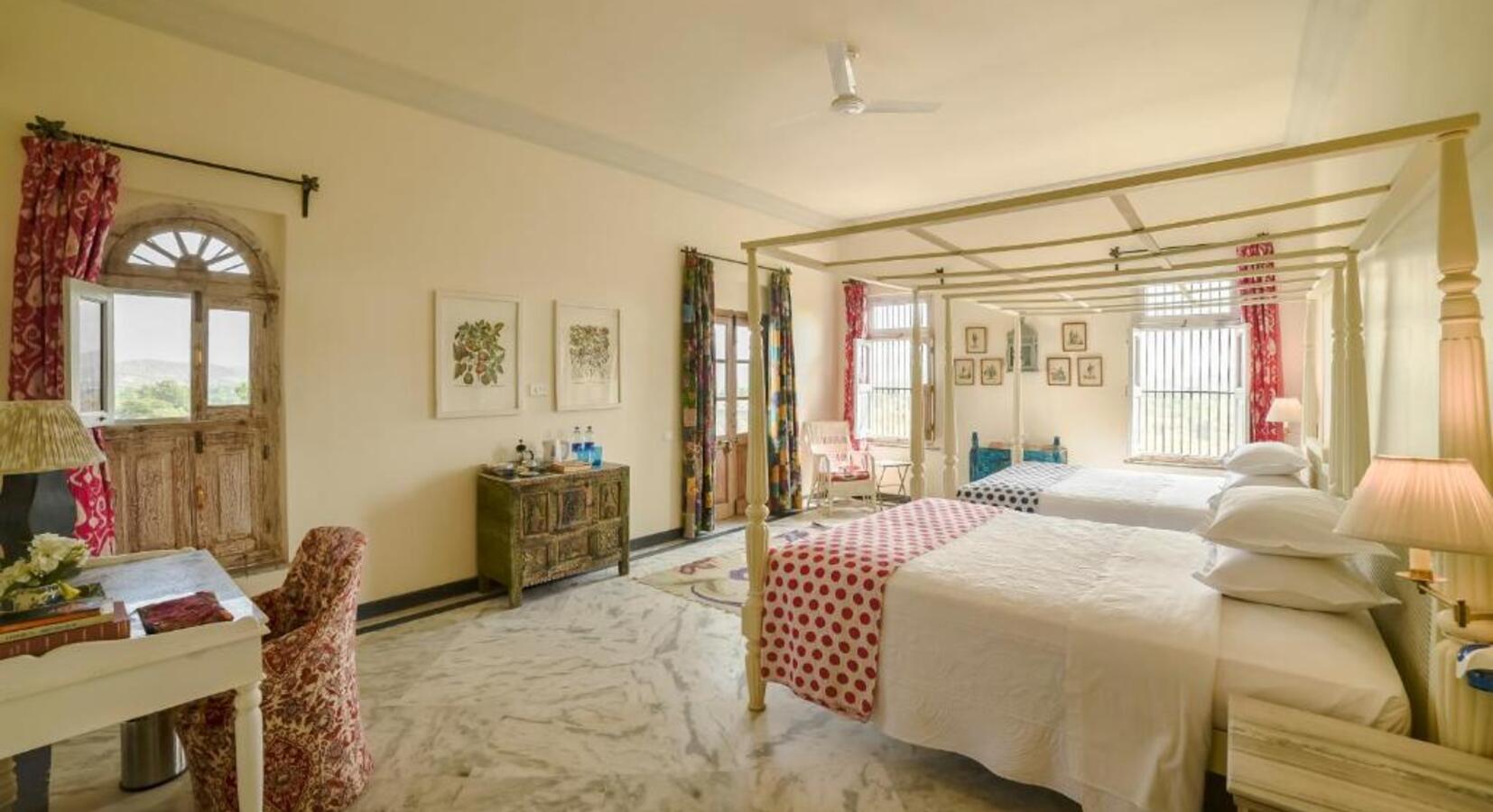 Twin Bedroom 