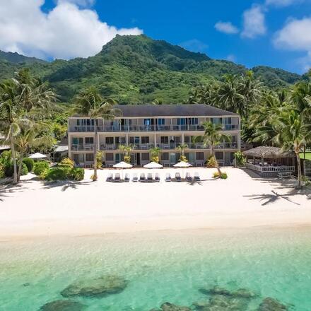 Moana Sands Beachfront Hotel & Villas