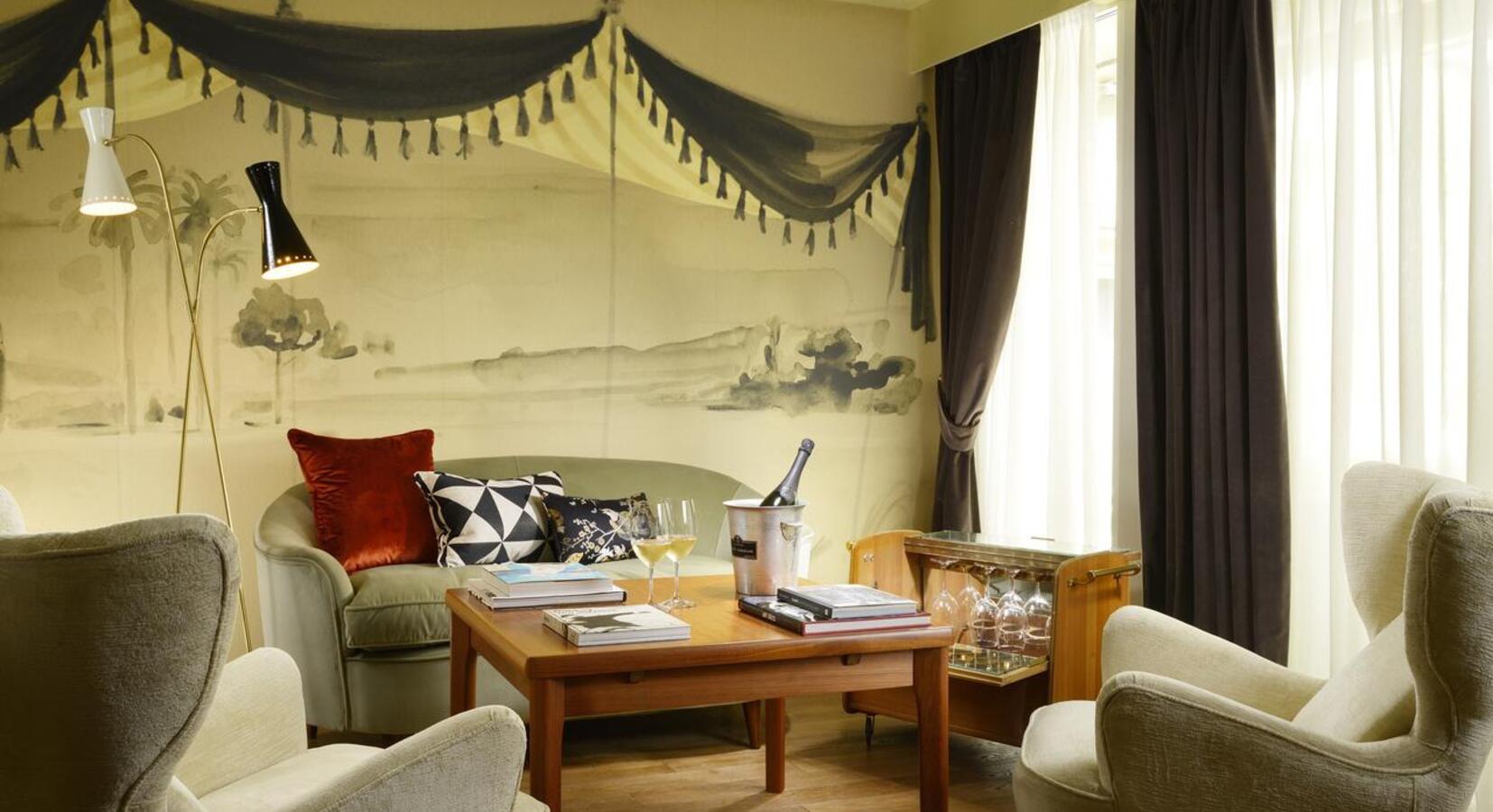 Deluxe Suite