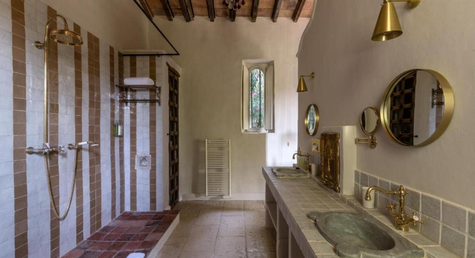 Privilege Suite Bathroom 