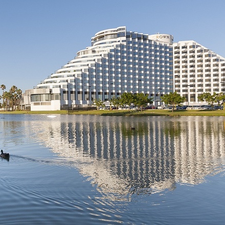 6 Top Perth Hotels with Pools