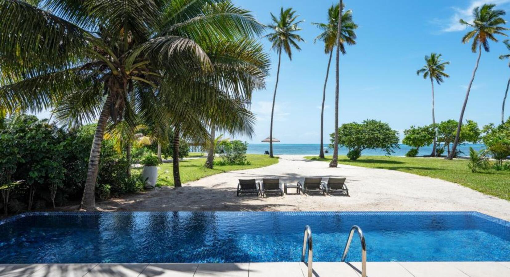 Private pool views