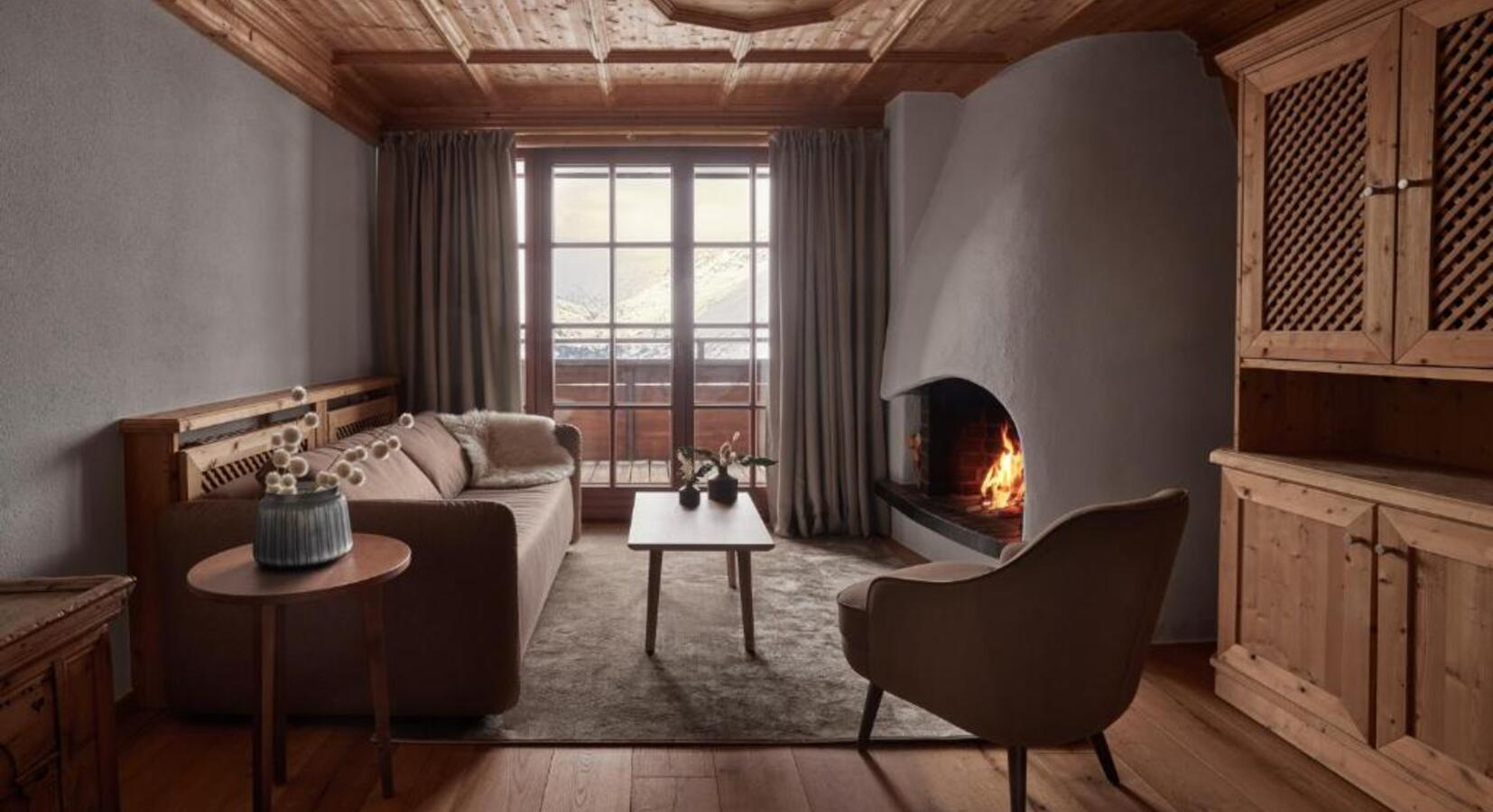 Suite Sitting Room 
