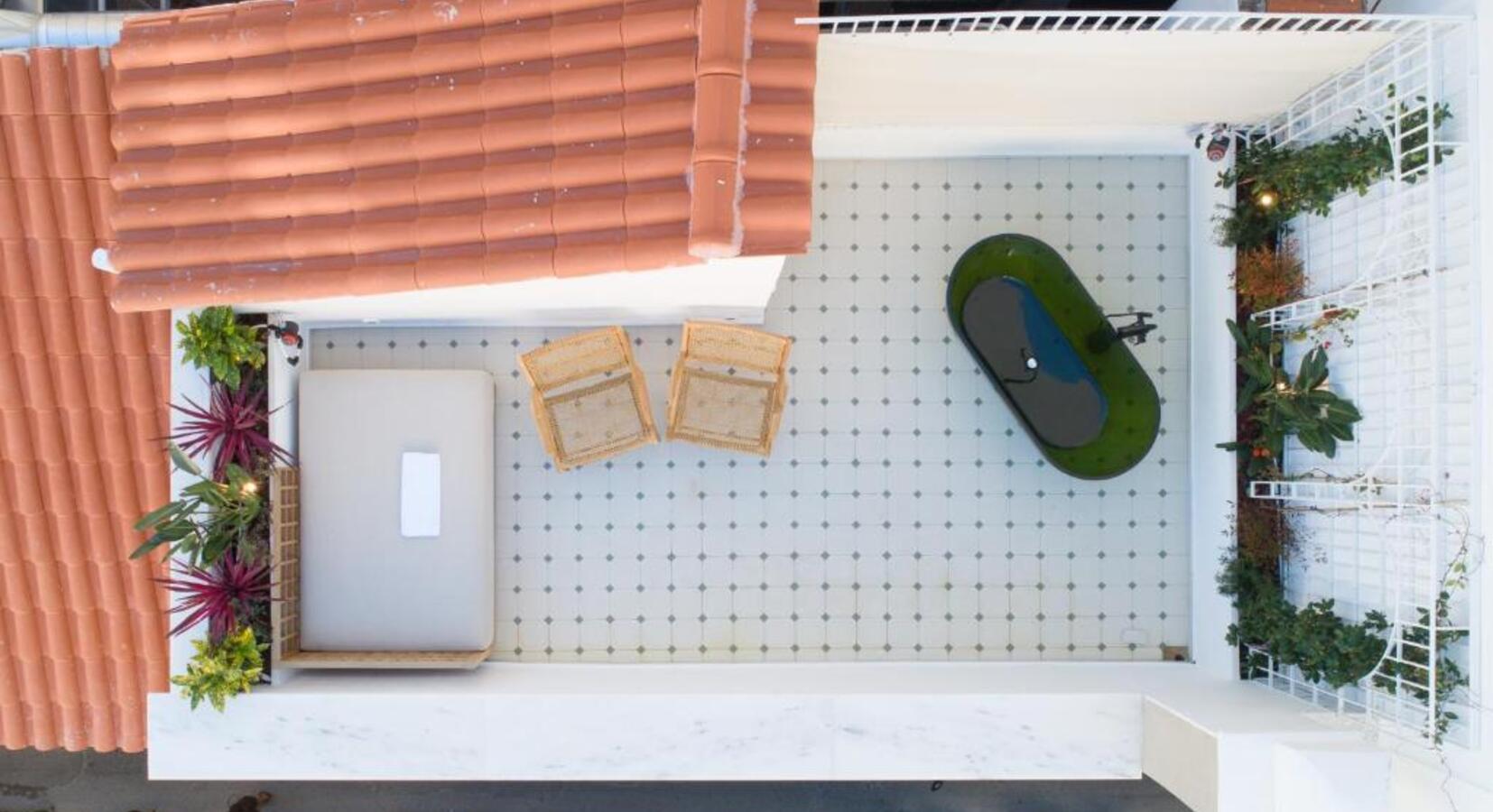 Suite with private rooftop terrace 