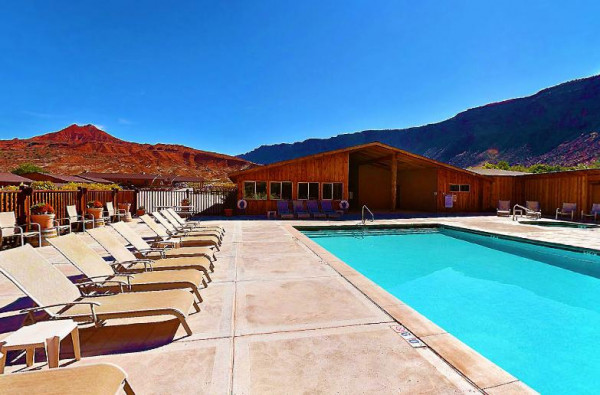 Red Cliffs Lodge