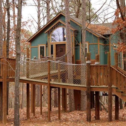 The Grand Treehouse Resort