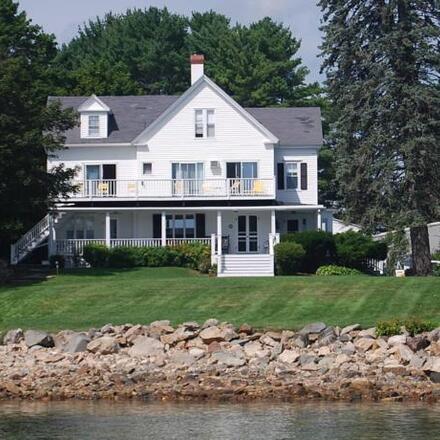 Dockside Guest Quarters