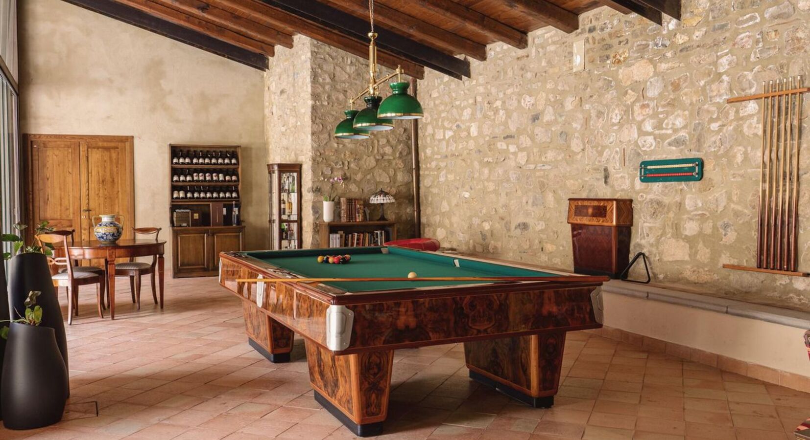 Billiard room 