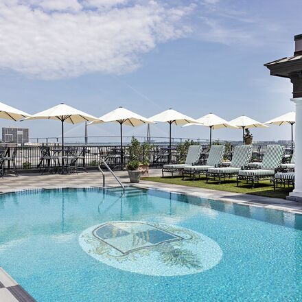 Market Pavilion Hotel