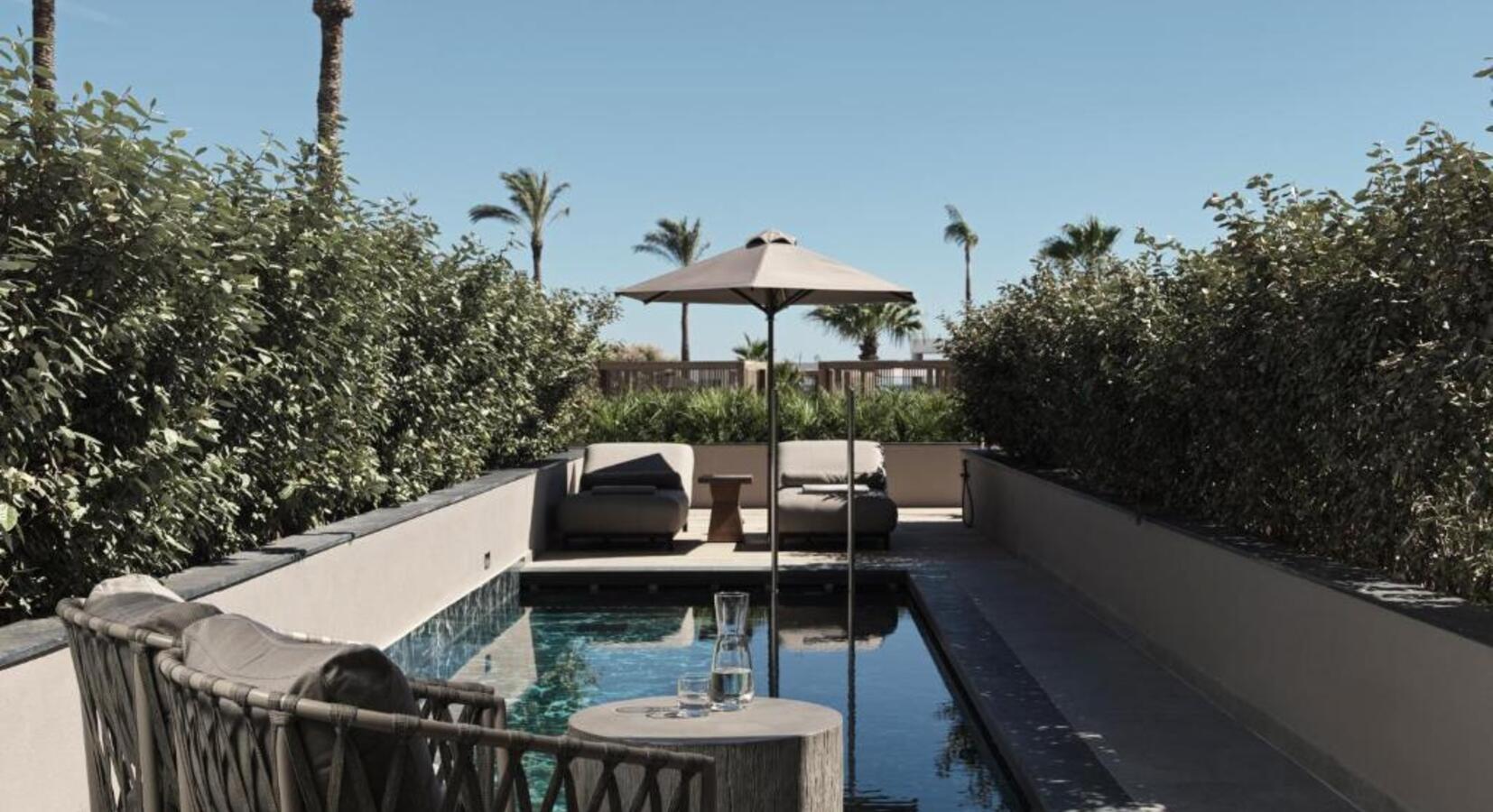 Suite with private pool 
