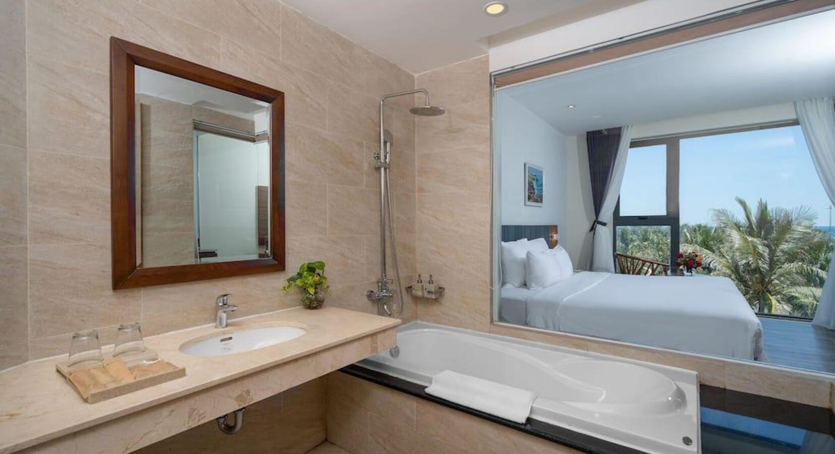 Deluxe Ocean Room