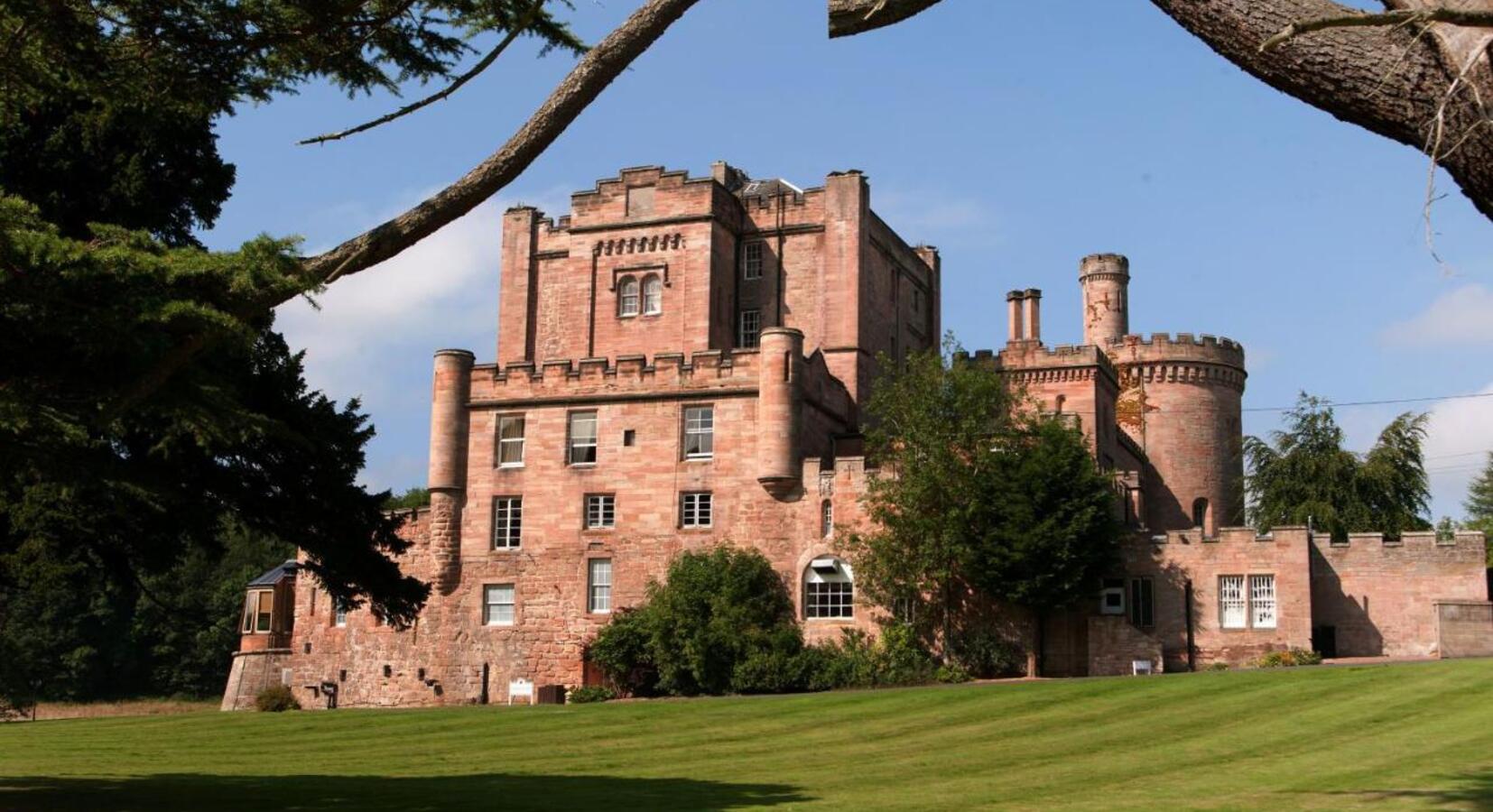 Foto von Dalhousie Castle