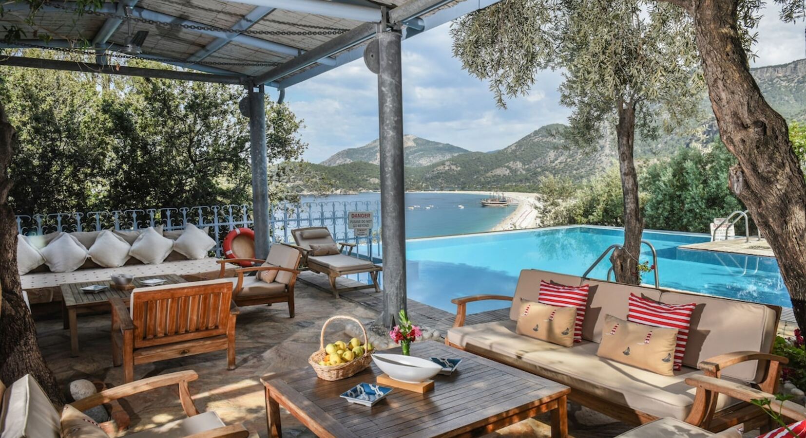 Infinity Pool and Sunset Bar