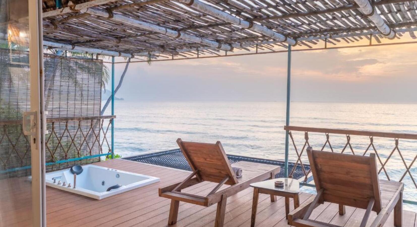 Balcony with Hot Tub