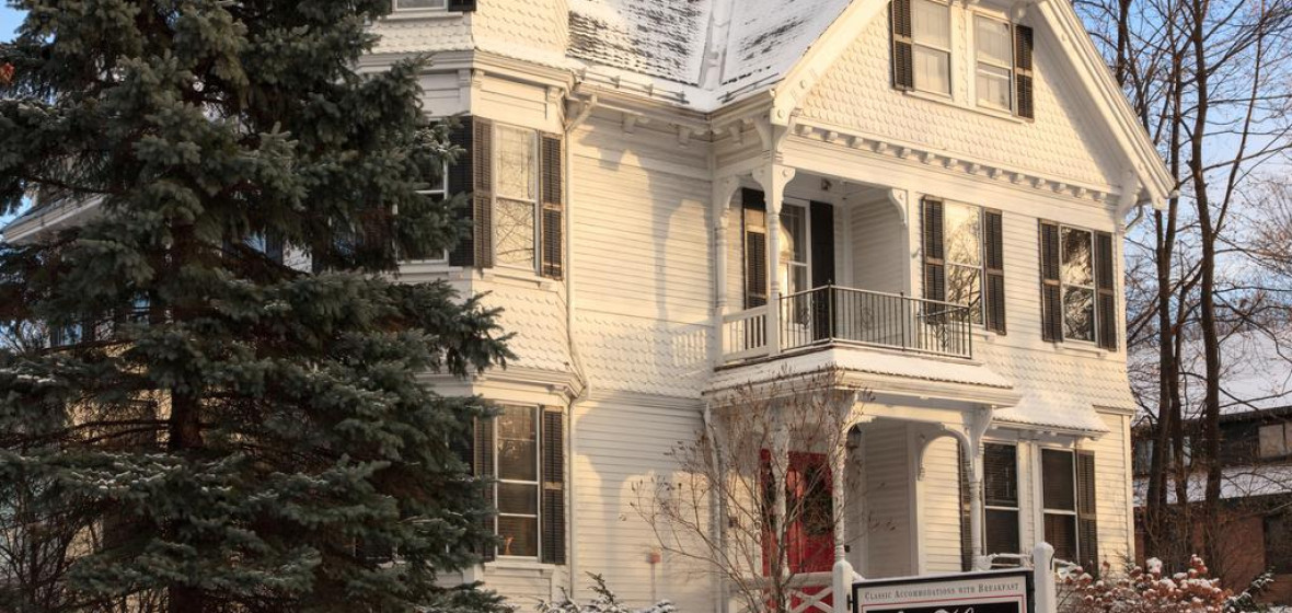 Lang House on Main Street, Burlington Review The Hotel Guru