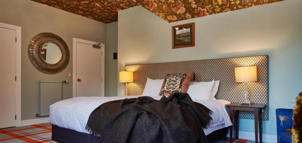 The Dairy Private Hotel, Queenstown, New Zealand. Expert reviews and