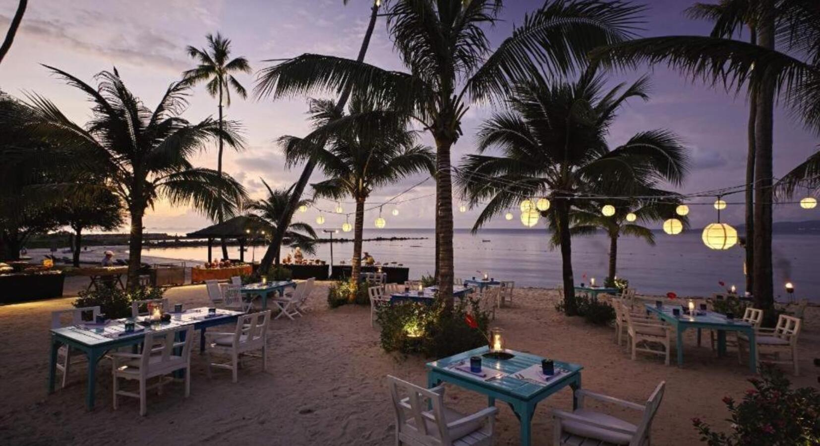 Beach dining 