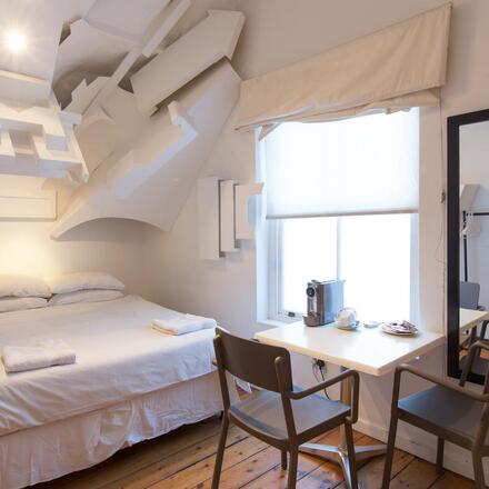 Daddy Long Legs Art Hotel