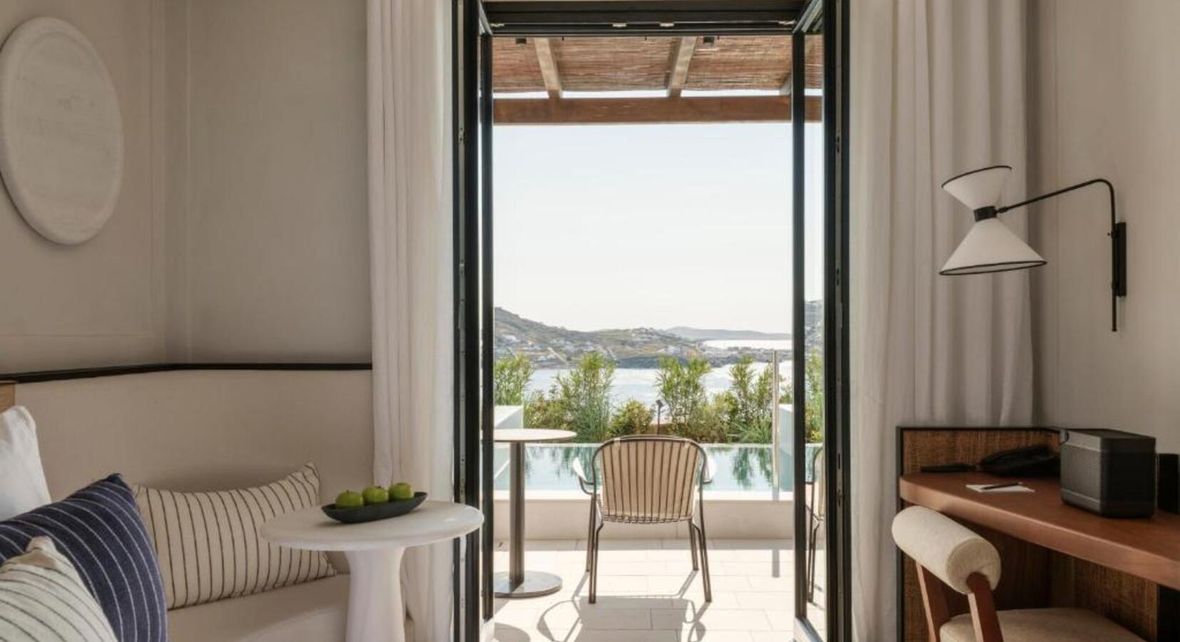 Suite with private pool 
