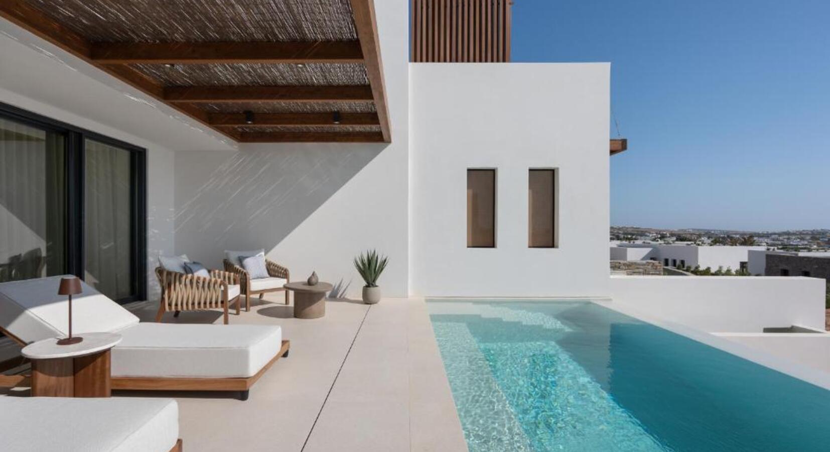 Suite with private pool 