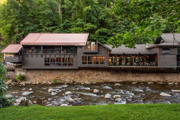 Historic Rocky Waters Inn