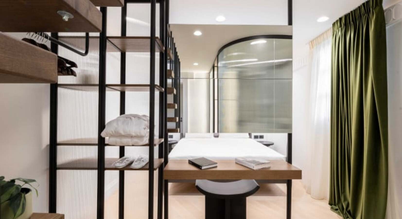 Suite with private rooftop terrace 