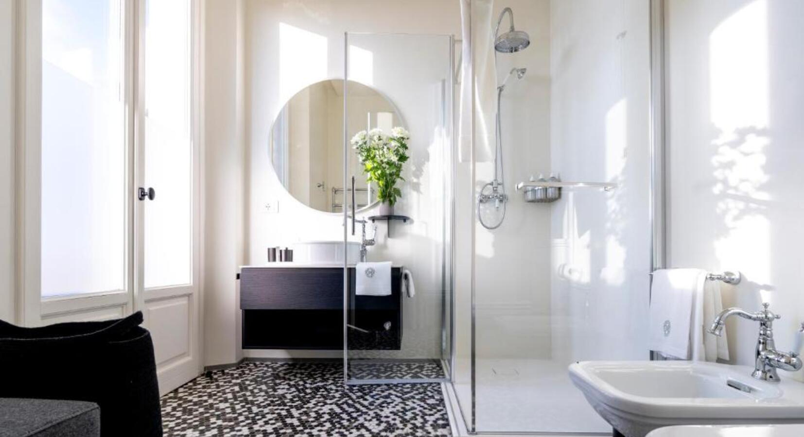 Boutique Villa hotel bathroom 