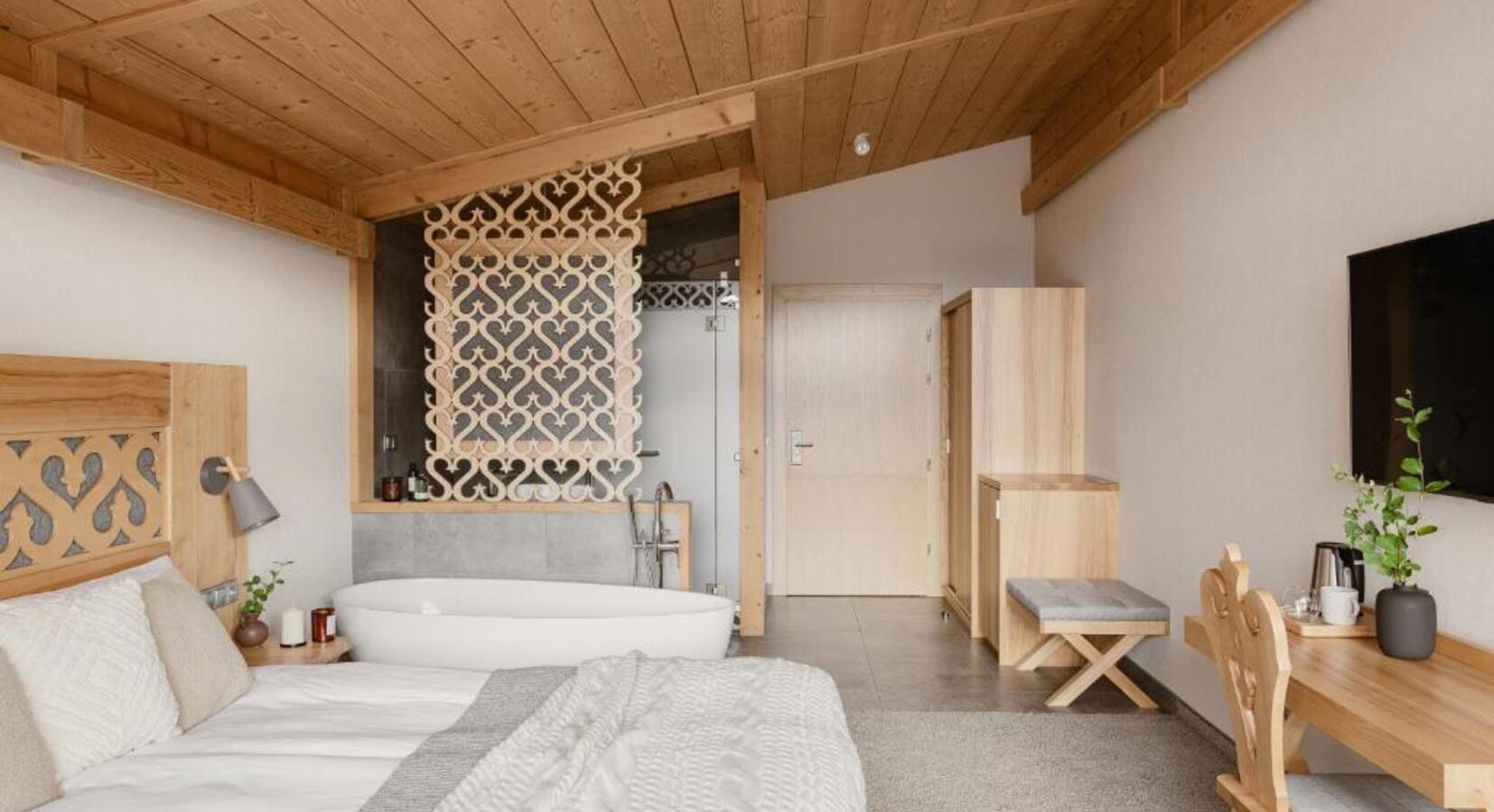 Bedroom with free standing bath 