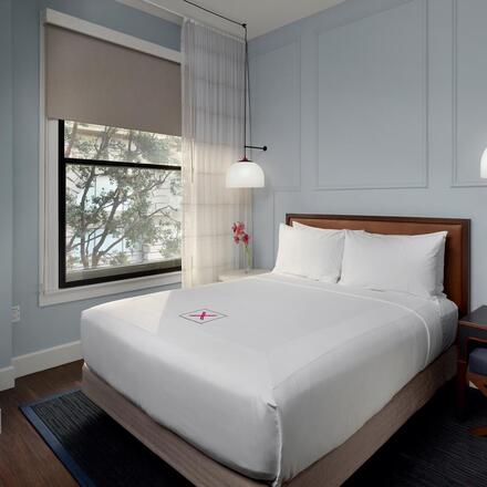 Axiom Hotel 