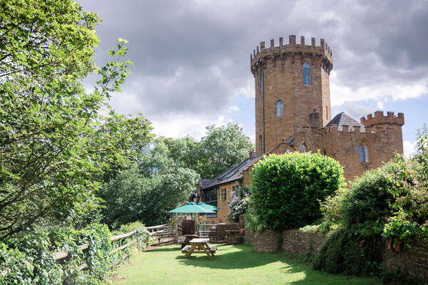 </a><a href="https://www.thehotelguru.com/hotel/the-castle-at-edgehill-oxfordshire">The Castle at Edgehill</a><a href="https://www.thehotelguru.com/hotel/the-castle-at-edgehill-oxfordshire">