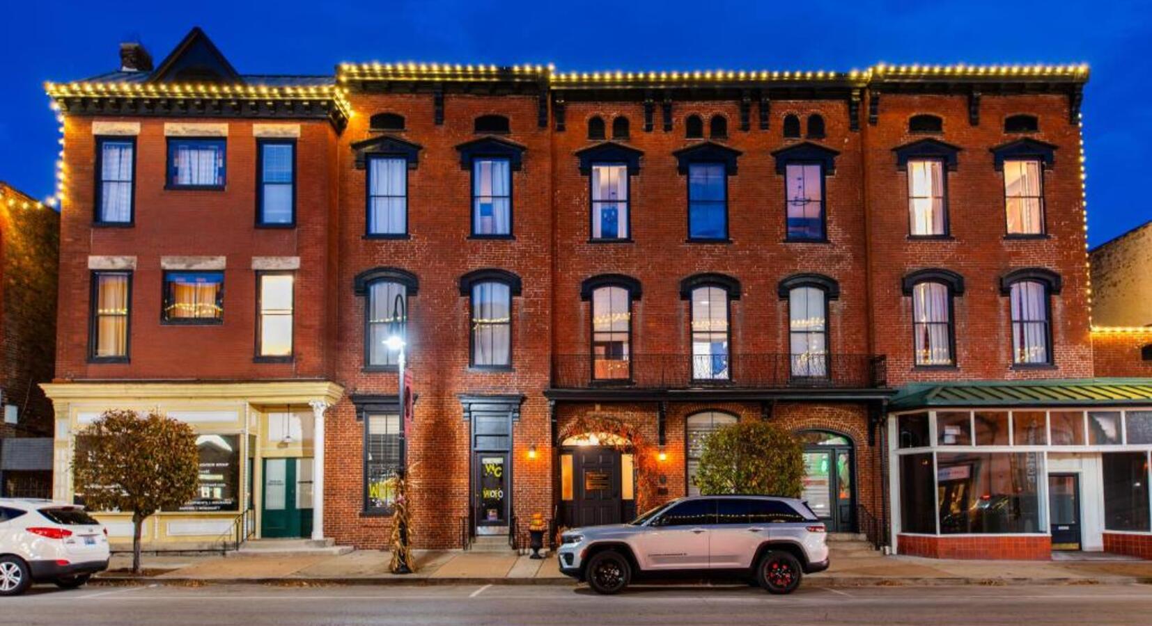 Photo of Woodford Hotel