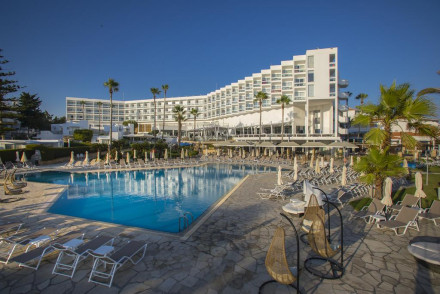 Leonardo Plaza Cypria Maris Beach Hotel