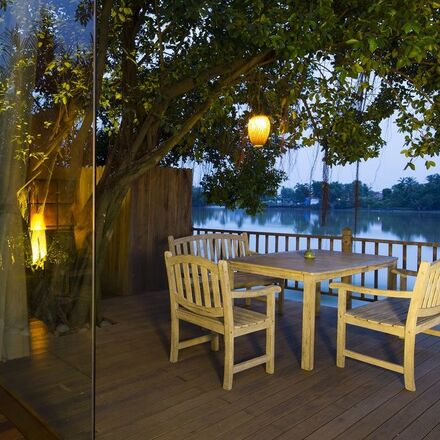 An Lam Retreats Saigon River