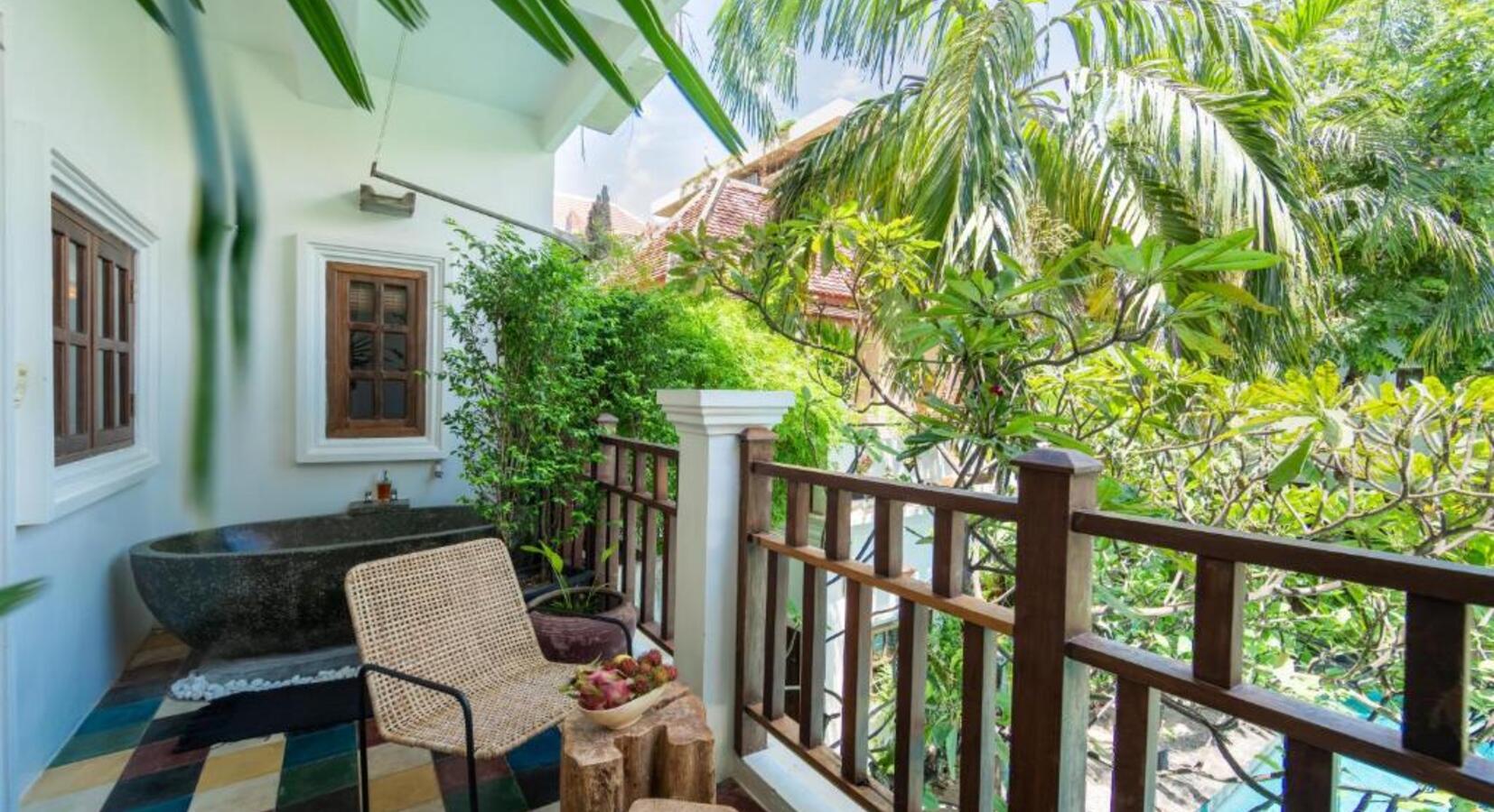Terrace with Tub